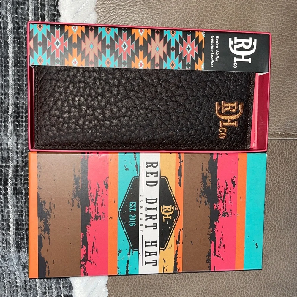 Red Dirt Hat Company Men's Rodeo Wallet Bison Grain Leather NWT